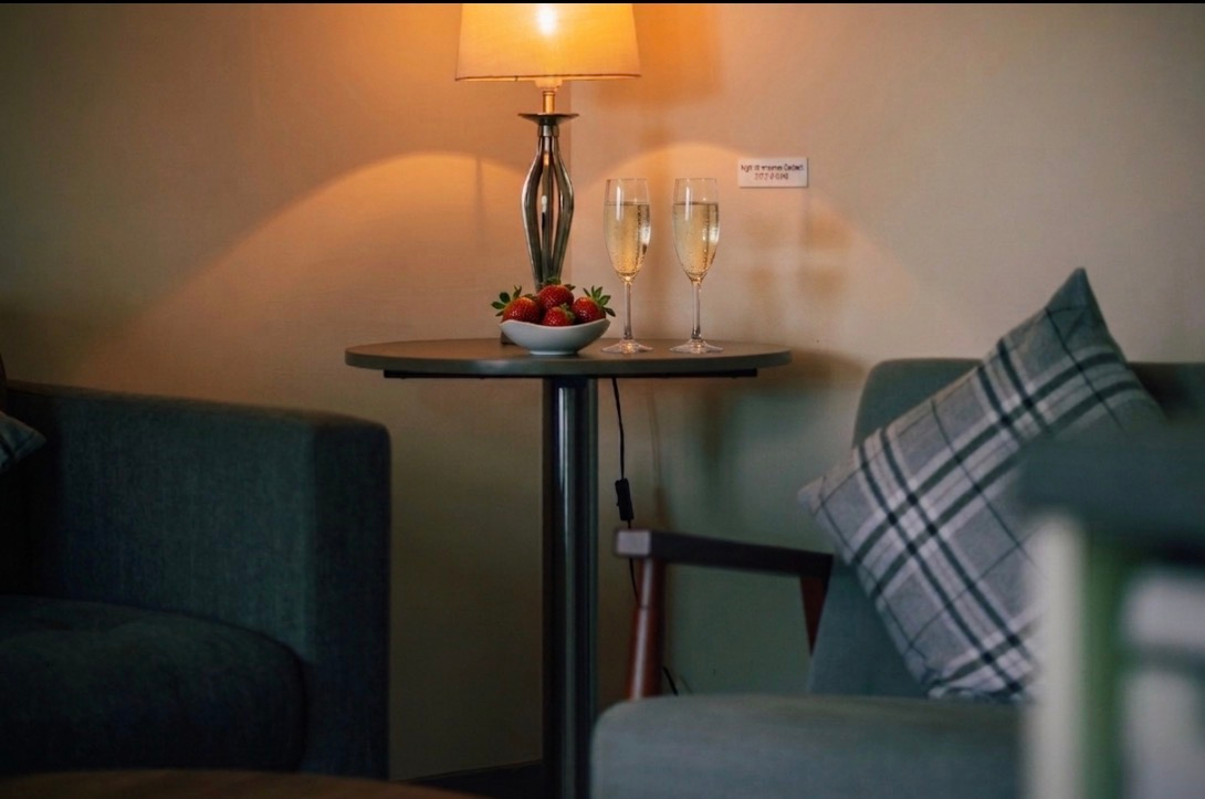 Sunday Studio Stayover